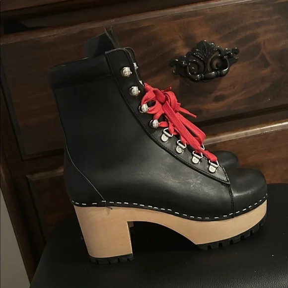 Swedish Hasbeens Red Lace-Up Women's Boots. Size 37. - Picture 4 of 8